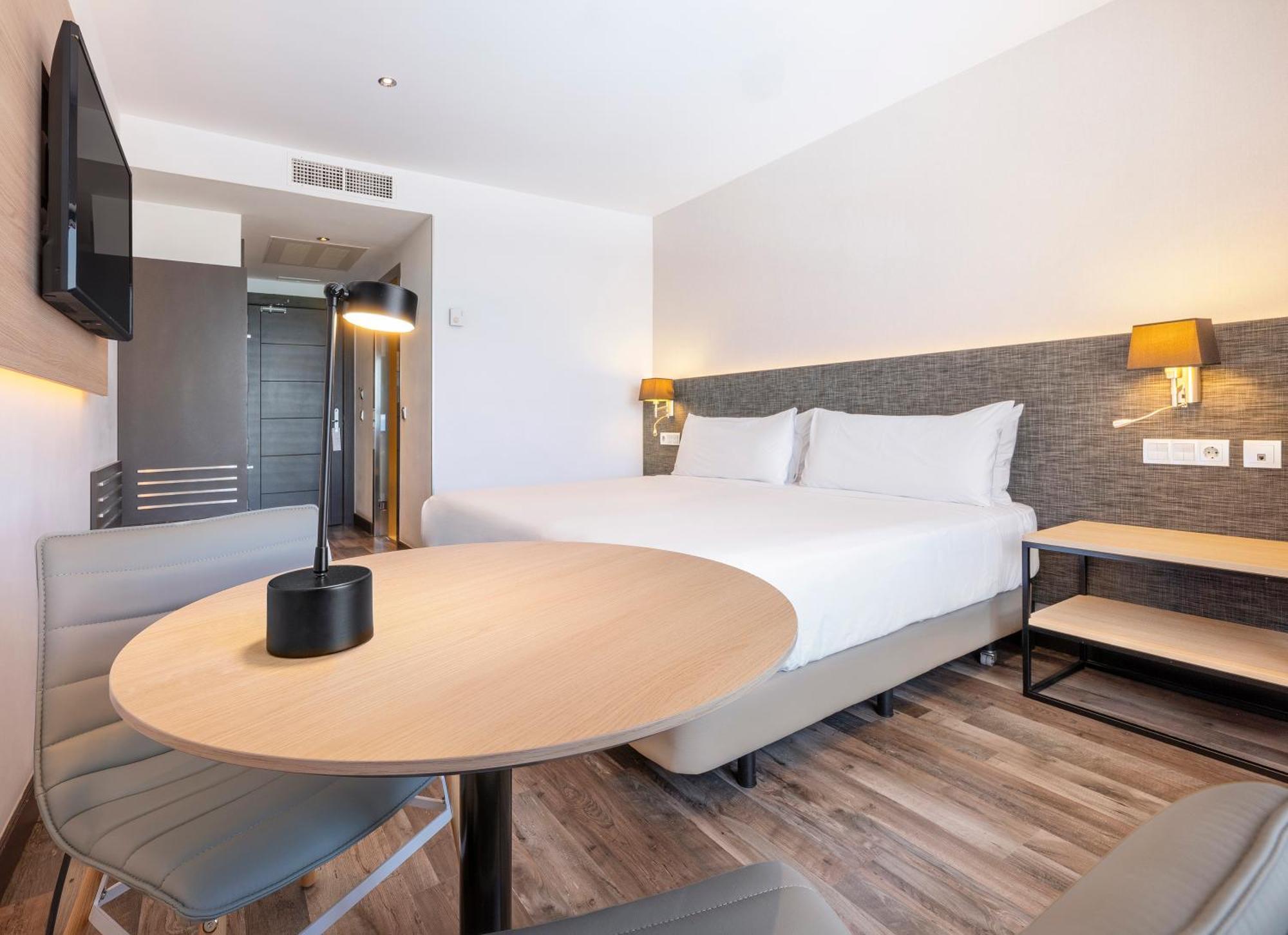 Hotel Cadiz Paseo Del Mar, Affiliated By Melia Extérieur photo