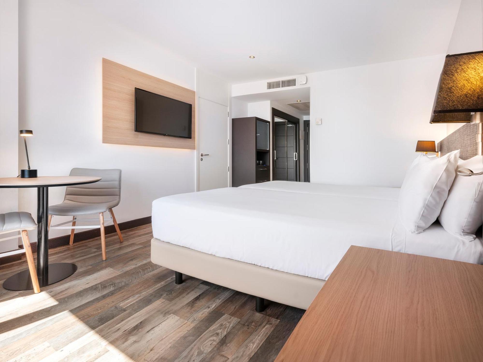 Hotel Cadiz Paseo Del Mar, Affiliated By Melia Extérieur photo