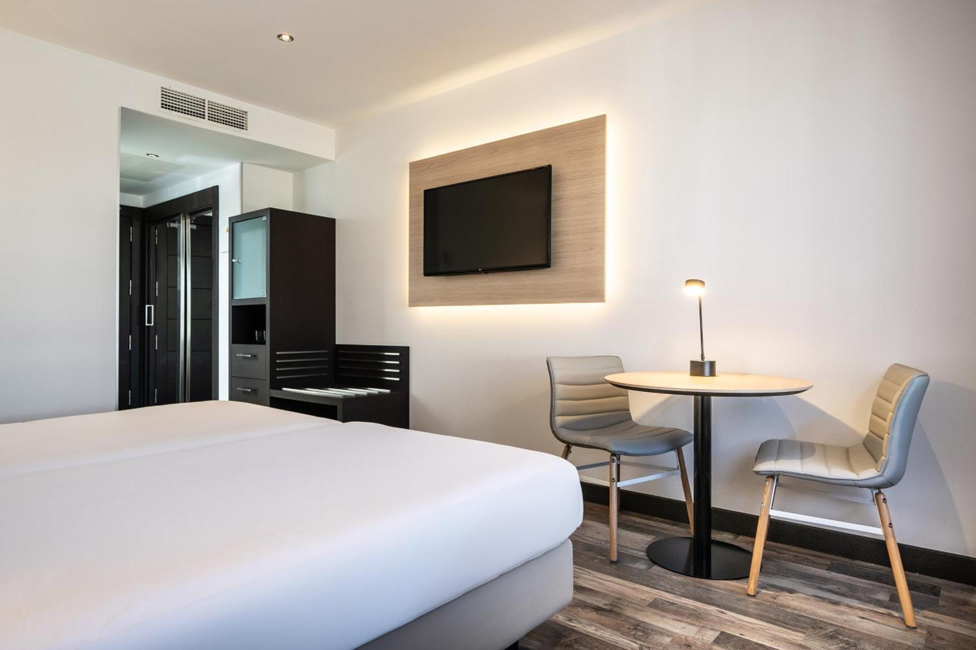 Hotel Cadiz Paseo Del Mar, Affiliated By Melia Extérieur photo