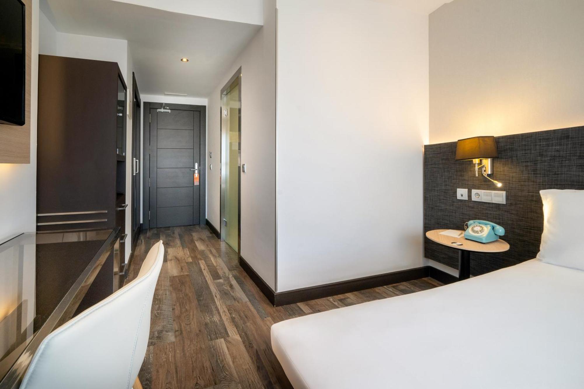Hotel Cadiz Paseo Del Mar, Affiliated By Melia Extérieur photo