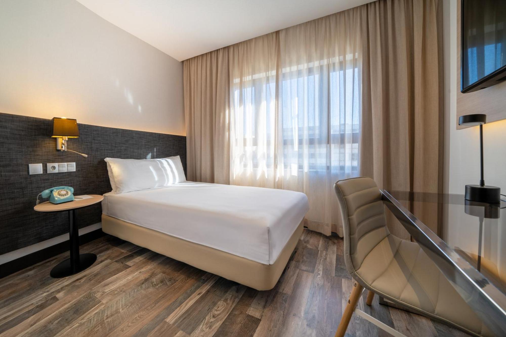 Hotel Cadiz Paseo Del Mar, Affiliated By Melia Extérieur photo