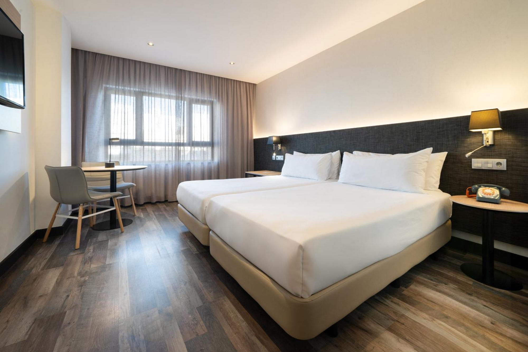 Hotel Cadiz Paseo Del Mar, Affiliated By Melia Extérieur photo